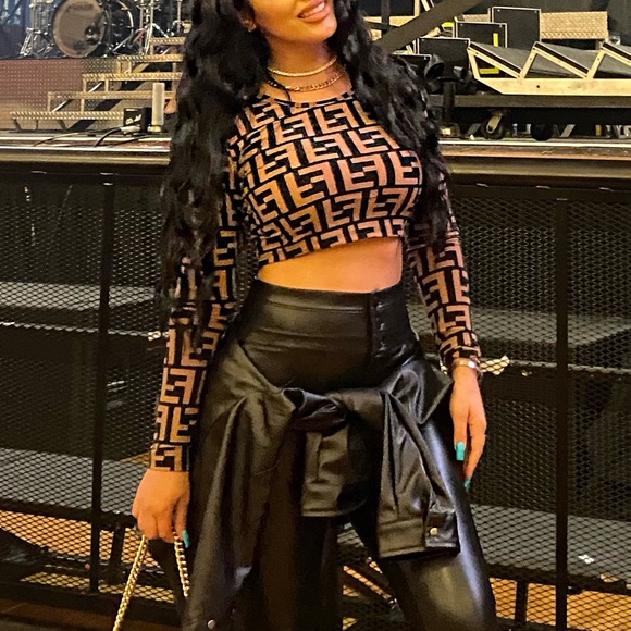 Tops - Fend1i shirt 🖤